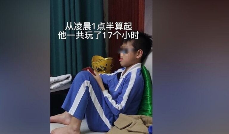 Padre chino castiga a su hijo obligándolo a jugar videojuegos durante 17 horas sin dormir ¡Increíble!